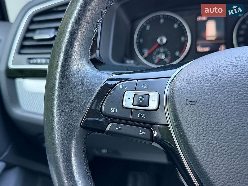 Минивэн Volkswagen Multivan 2018 в Ровно