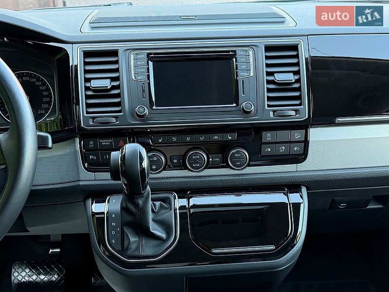 Минивэн Volkswagen Multivan 2018 в Ровно