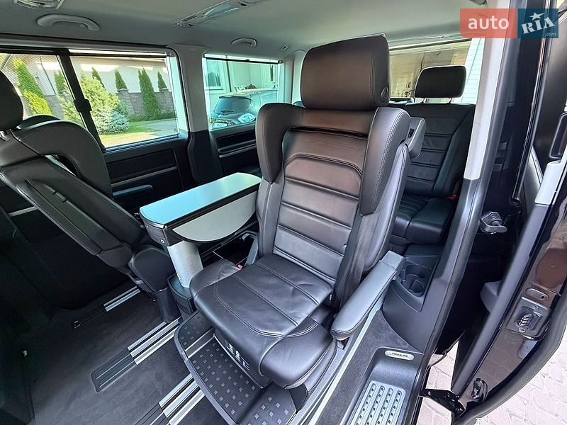 Минивэн Volkswagen Multivan 2018 в Ровно