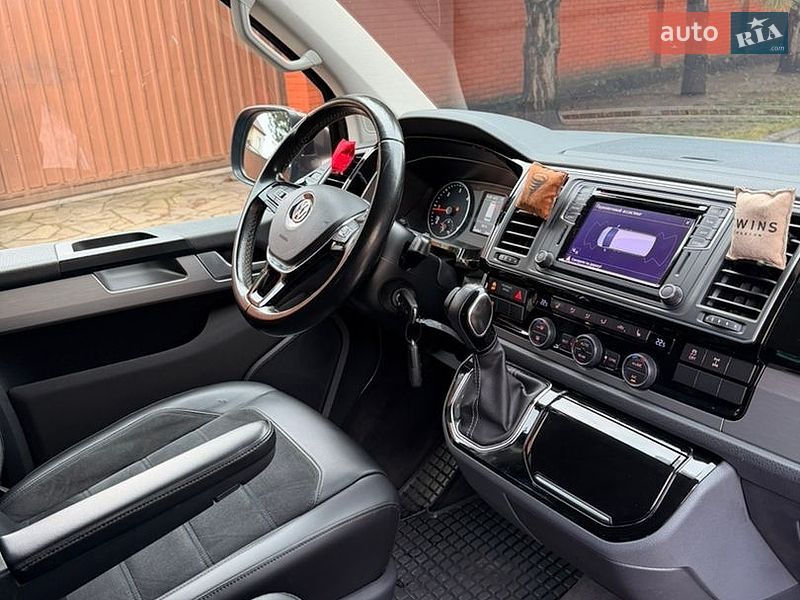 Мінівен Volkswagen Multivan 2017 в Дніпрі