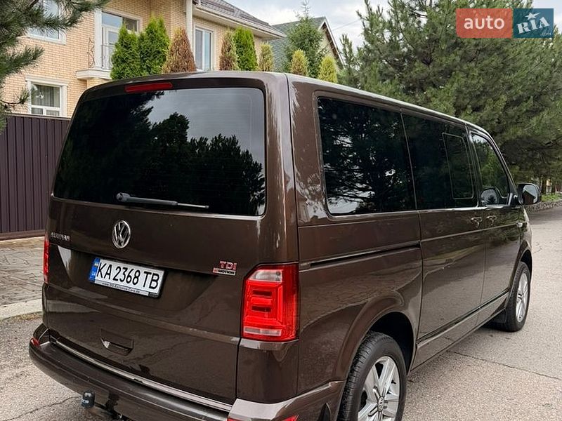 Мінівен Volkswagen Multivan 2017 в Дніпрі
