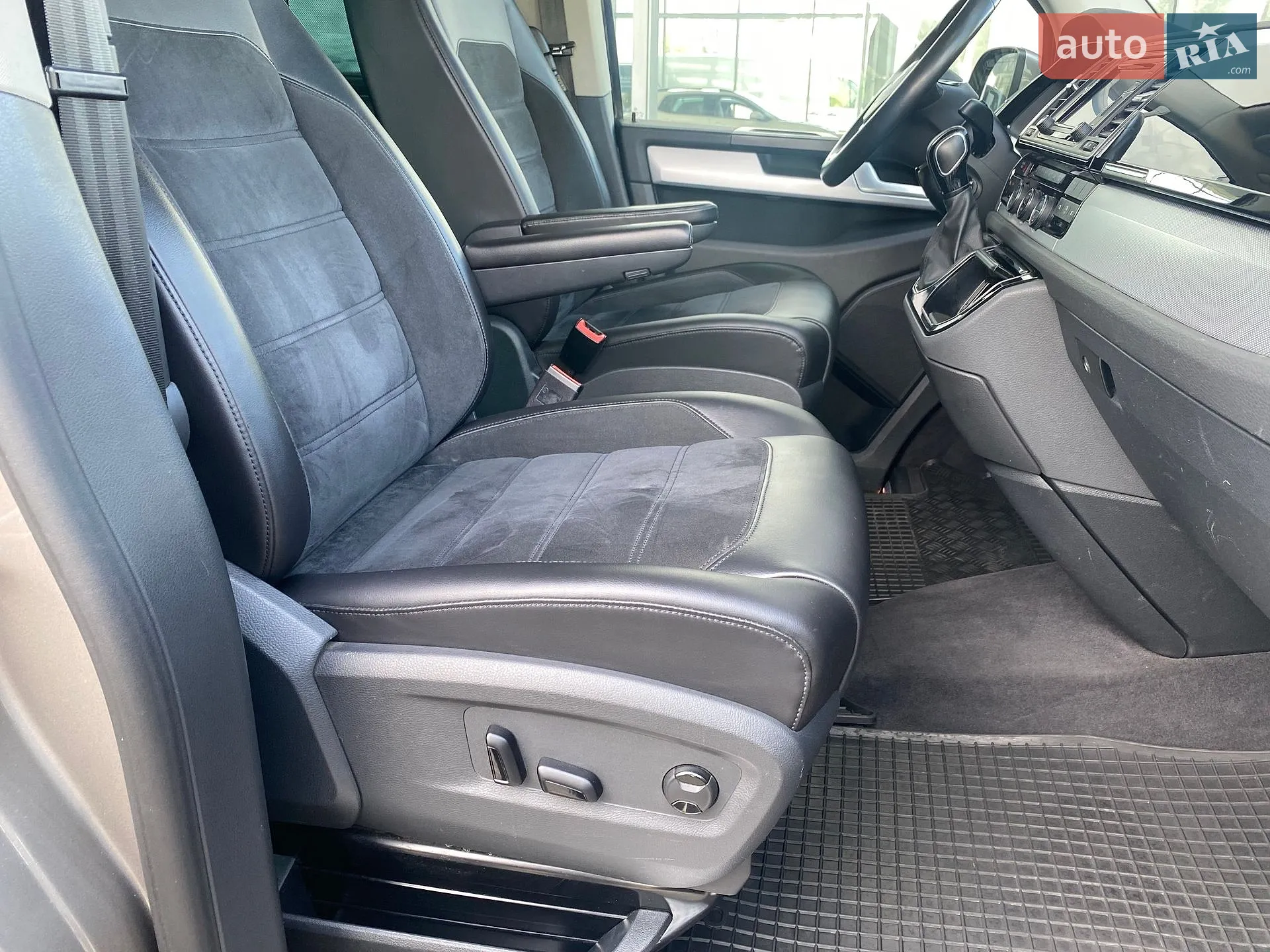 2016 Volkswagen Multivan - мініатюра 28