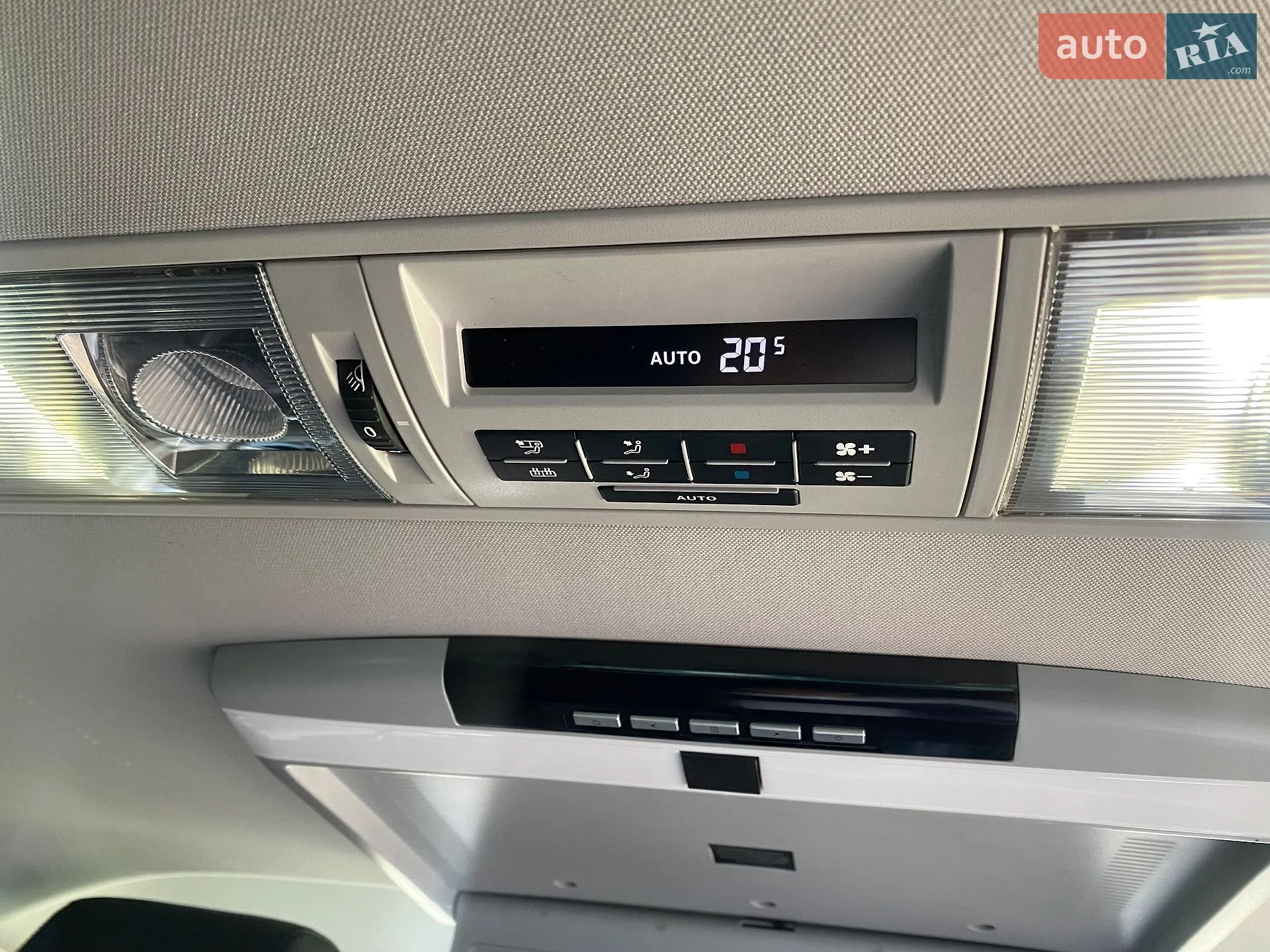 2016 Volkswagen Multivan - мініатюра 32