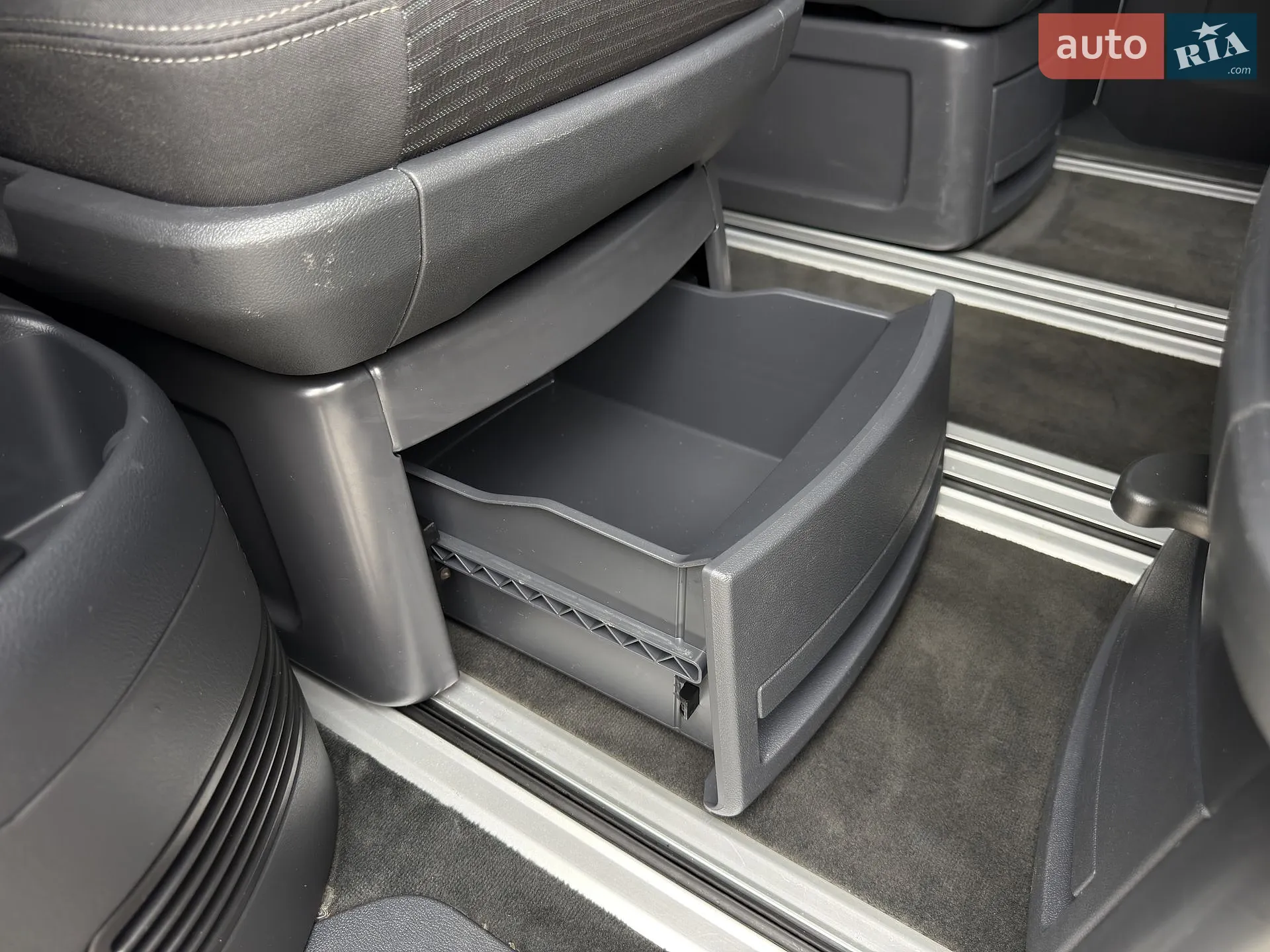 2012 Volkswagen Multivan - мініатюра 21