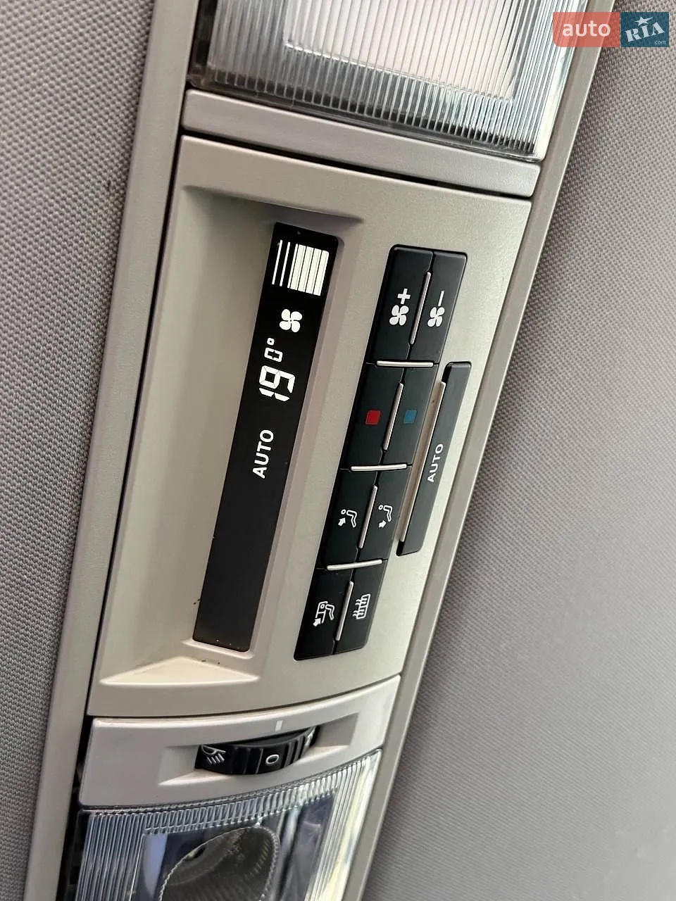 2011 Volkswagen Multivan - мініатюра 32