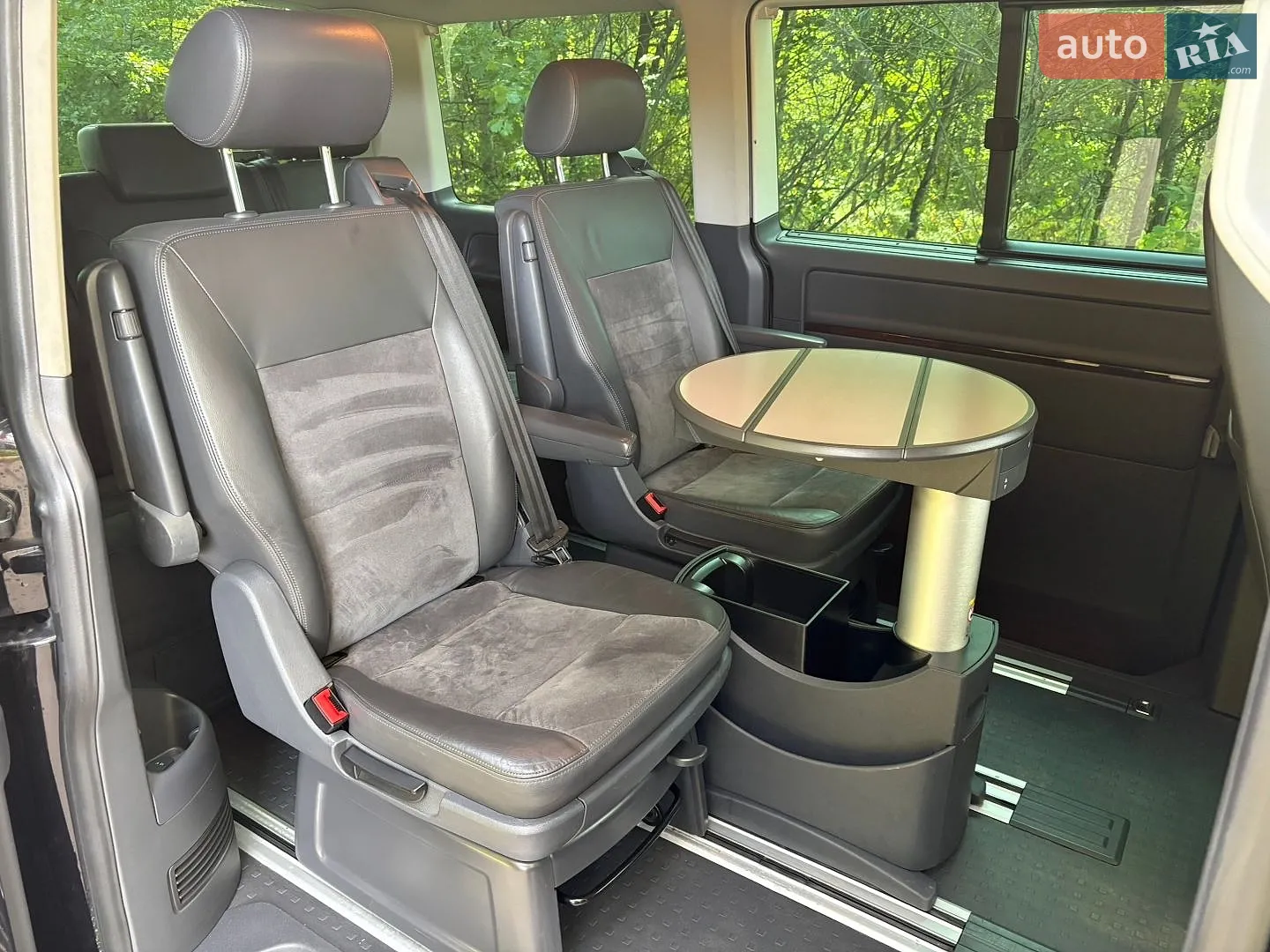 2012 Volkswagen Multivan - мініатюра 32