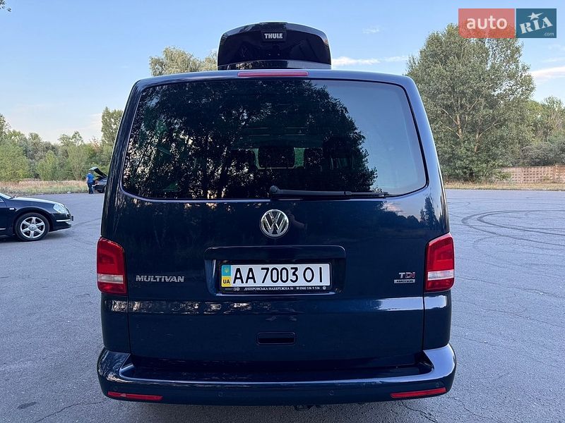 Минивэн Volkswagen Multivan 2015 в Киеве