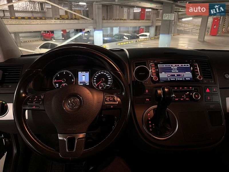 Минивэн Volkswagen Multivan 2013 в Виннице