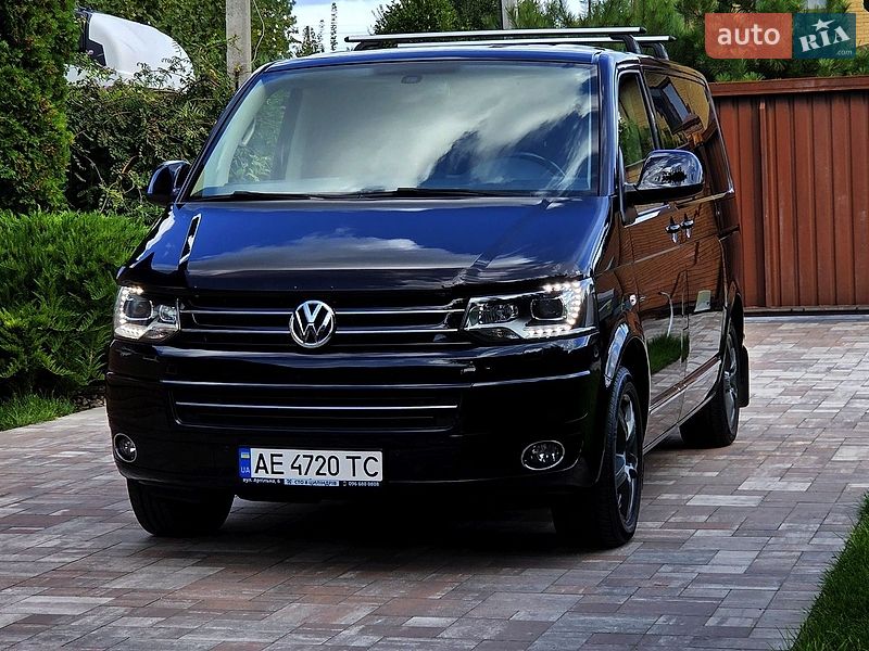Мінівен Volkswagen Multivan 2014 в Дніпрі
