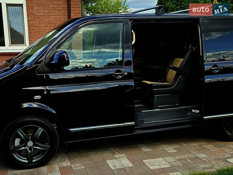 Мінівен Volkswagen Multivan 2014 в Дніпрі