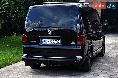 Мінівен Volkswagen Multivan 2014 в Дніпрі