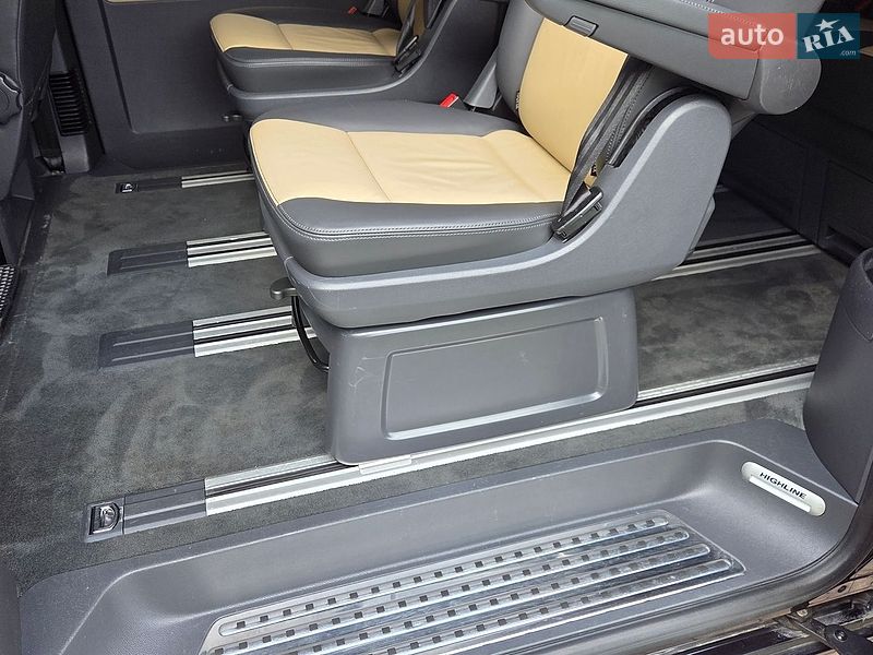 Мінівен Volkswagen Multivan 2014 в Дніпрі