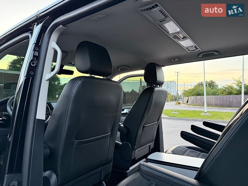 Мінівен Volkswagen Multivan 2019 в Києві