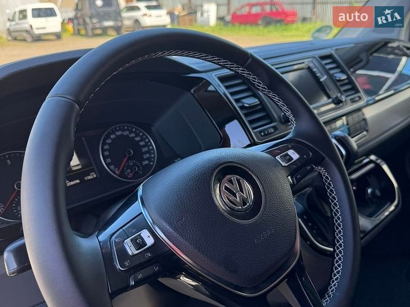 Минивэн Volkswagen Multivan 2019 в Днепре