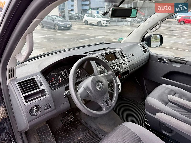Минивэн Volkswagen Multivan 2013 в Киеве