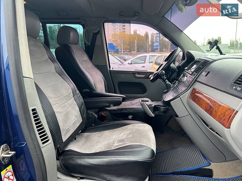 Минивэн Volkswagen Multivan 2008 в Киеве