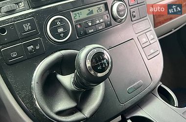 Минивэн Volkswagen Multivan 2008 в Киеве