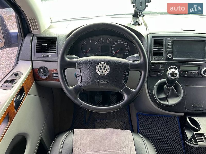 Минивэн Volkswagen Multivan 2008 в Киеве