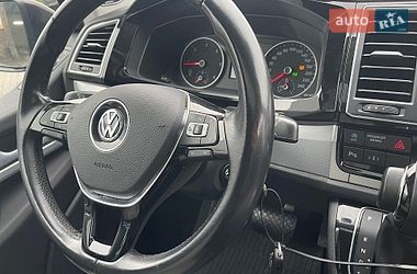 Минивэн Volkswagen Multivan 2016 в Луцке