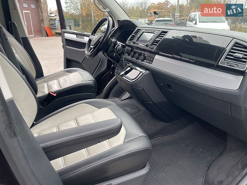 Минивэн Volkswagen Multivan 2016 в Луцке