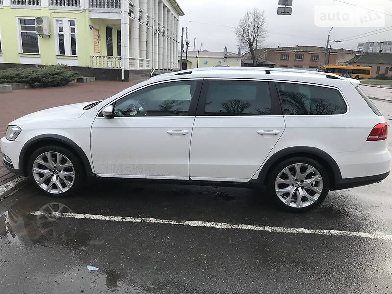 Универсал Volkswagen Passat Alltrack 2014 в Киеве