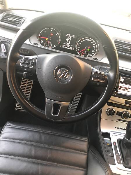 Універсал Volkswagen Passat Alltrack 2014 в Києві