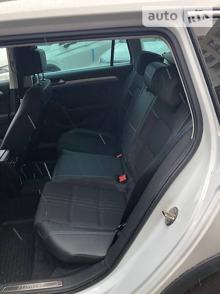 Універсал Volkswagen Passat Alltrack 2015 в Києві
