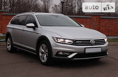 Универсал Volkswagen Passat Alltrack 2017 в Дрогобыче