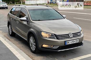 Унiверсал Volkswagen Passat Alltrack 2013 в Рівному