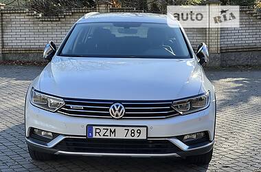 Универсал Volkswagen Passat Alltrack 2016 в Львове