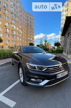 Универсал Volkswagen Passat Alltrack 2017 в Киеве