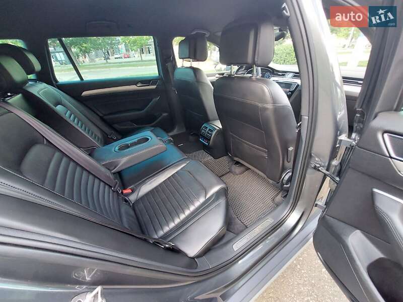 Универсал Volkswagen Passat Alltrack 2016 в Калуше