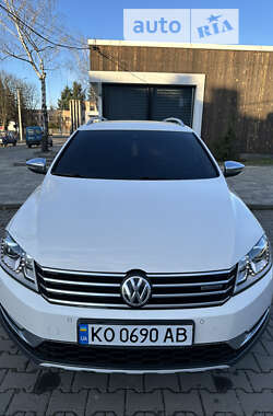 Универсал Volkswagen Passat Alltrack 2013 в Черновцах