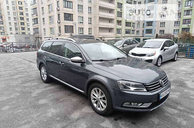 Универсал Volkswagen Passat Alltrack 2013 в Киеве