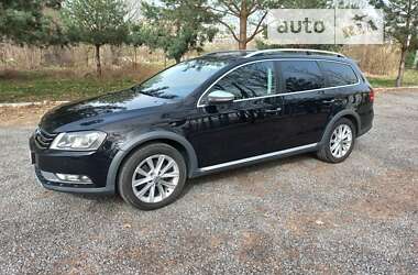 Универсал Volkswagen Passat Alltrack 2014 в Львове