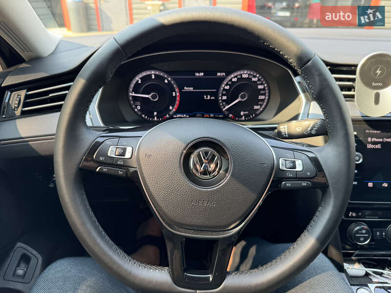 Универсал Volkswagen Passat Alltrack 2018 в Киеве фото 17 Универсал Volkswagen Passat Alltrack 2018 в Киеве