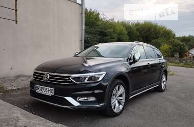 Универсал Volkswagen Passat Alltrack 2017 в Киеве