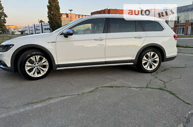 Универсал Volkswagen Passat Alltrack 2018 в Киеве