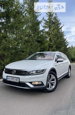 Універсал Volkswagen Passat Alltrack 2015 в Києві