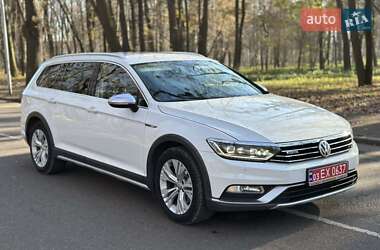 Універсал Volkswagen Passat Alltrack 2015 в Чернівцях