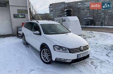 Універсал Volkswagen Passat Alltrack 2012 в Рівному