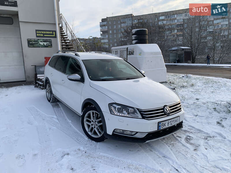 Универсал Volkswagen Passat Alltrack 2012 в Ровно