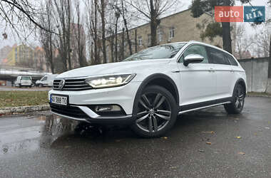 Універсал Volkswagen Passat Alltrack 2015 в Києві