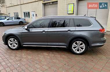 Универсал Volkswagen Passat Alltrack 2017 в Киеве