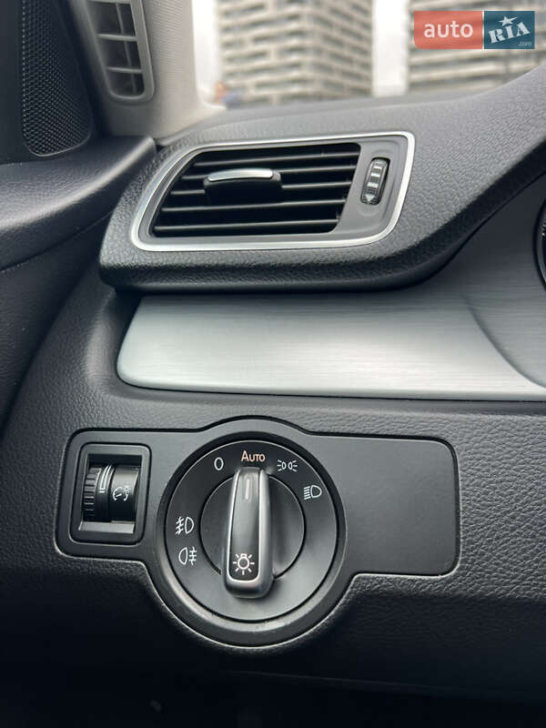 Универсал Volkswagen Passat Alltrack 2014 в Киеве