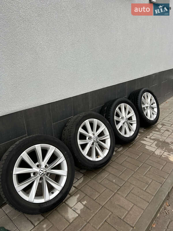 Универсал Volkswagen Passat Alltrack 2014 в Киеве