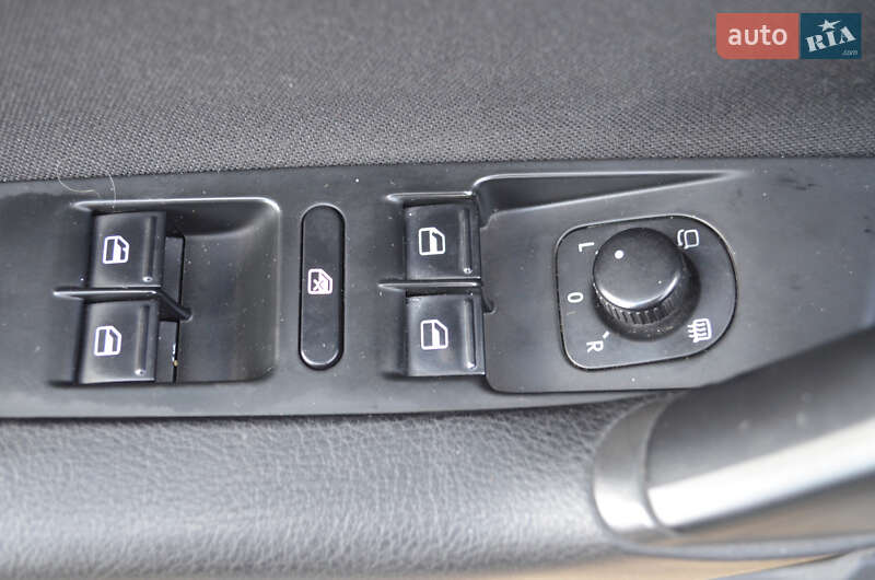 Универсал Volkswagen Passat Alltrack 2012 в Киеве