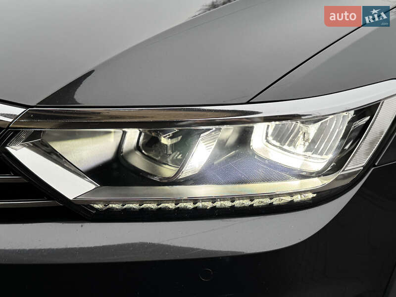 Универсал Volkswagen Passat Alltrack 2019 в Киеве