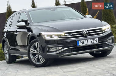 Универсал Volkswagen Passat Alltrack 2022 в Дрогобыче