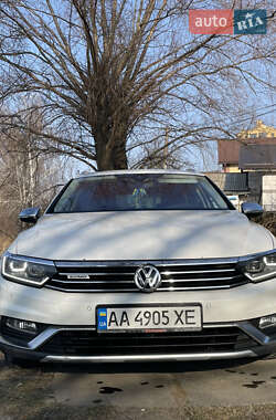 Универсал Volkswagen Passat Alltrack 2015 в Киеве